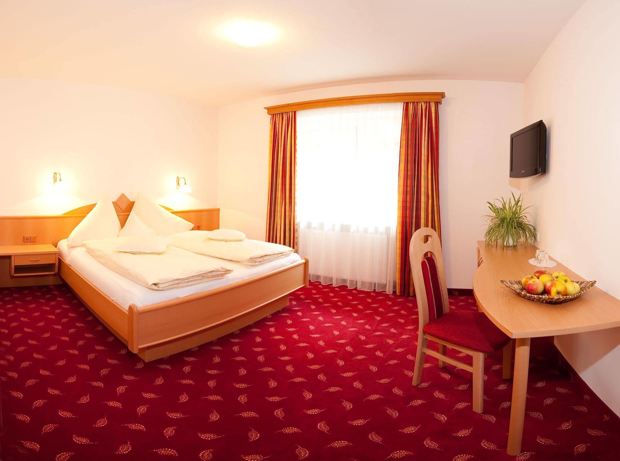 Fruehstueckshotel Birkenhof Рауріс Екстер'єр фото
